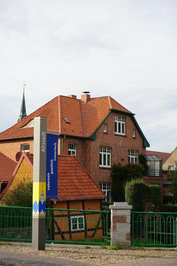 Ferienwohnungen Hafenblick Boizenburg Exterior foto
